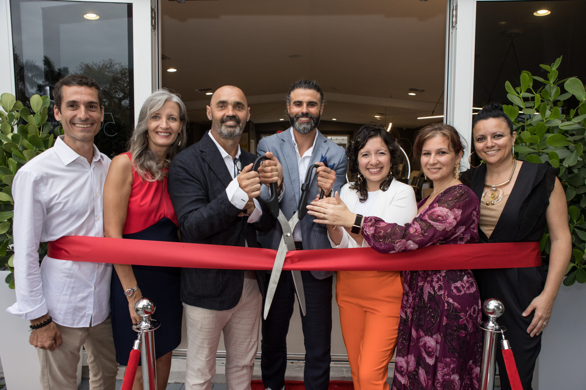 Ribbon cutting at Roche Bobois