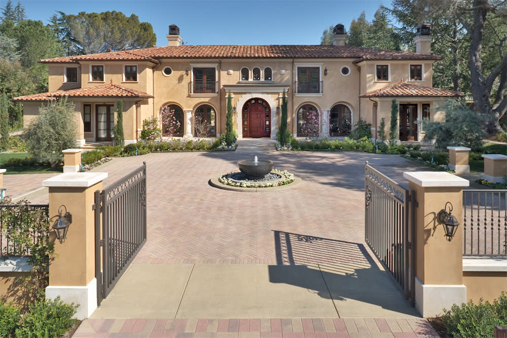 exterior of a Northern California home by De Mattei Construction