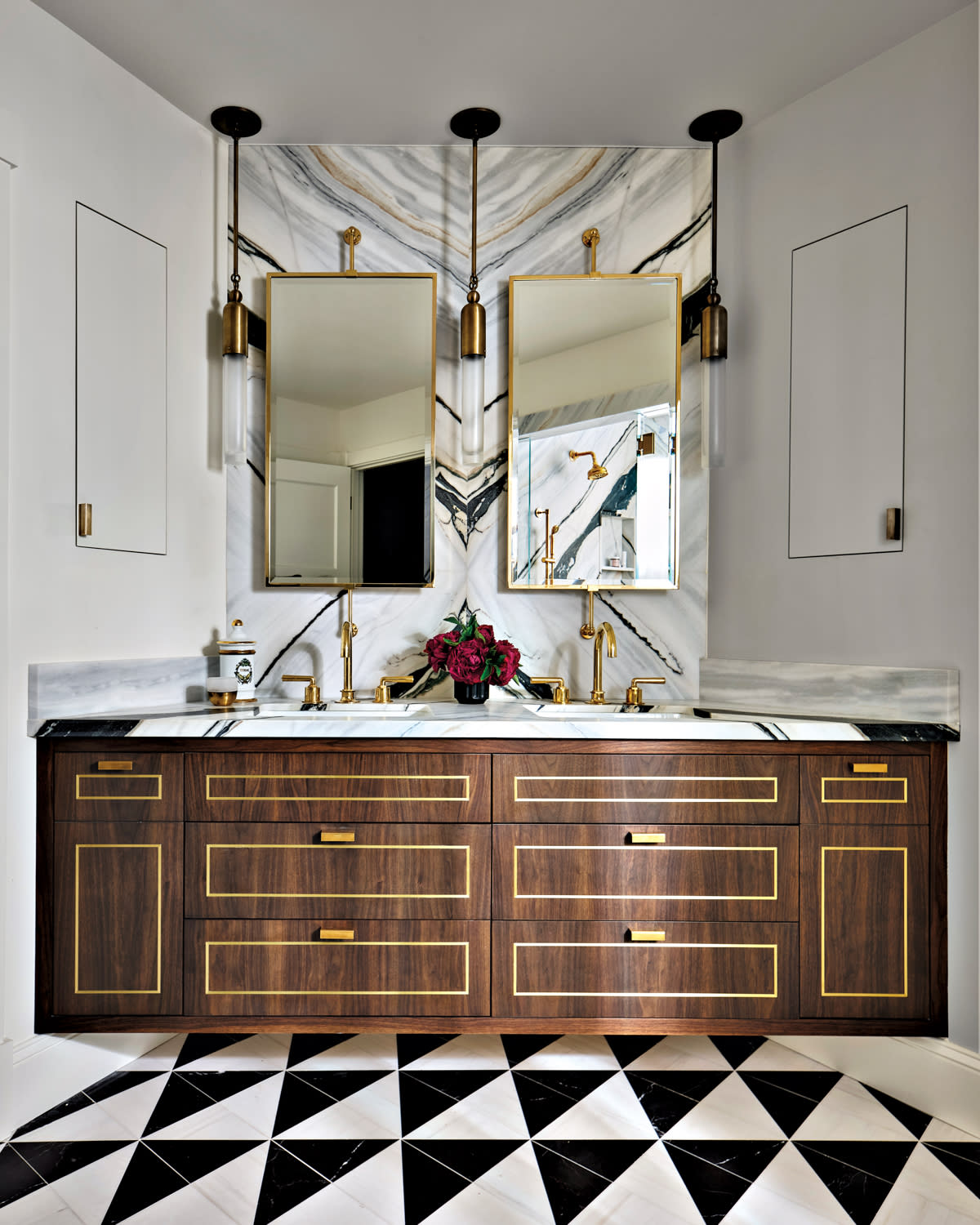 bathroom with an Old Hollywood glamour style