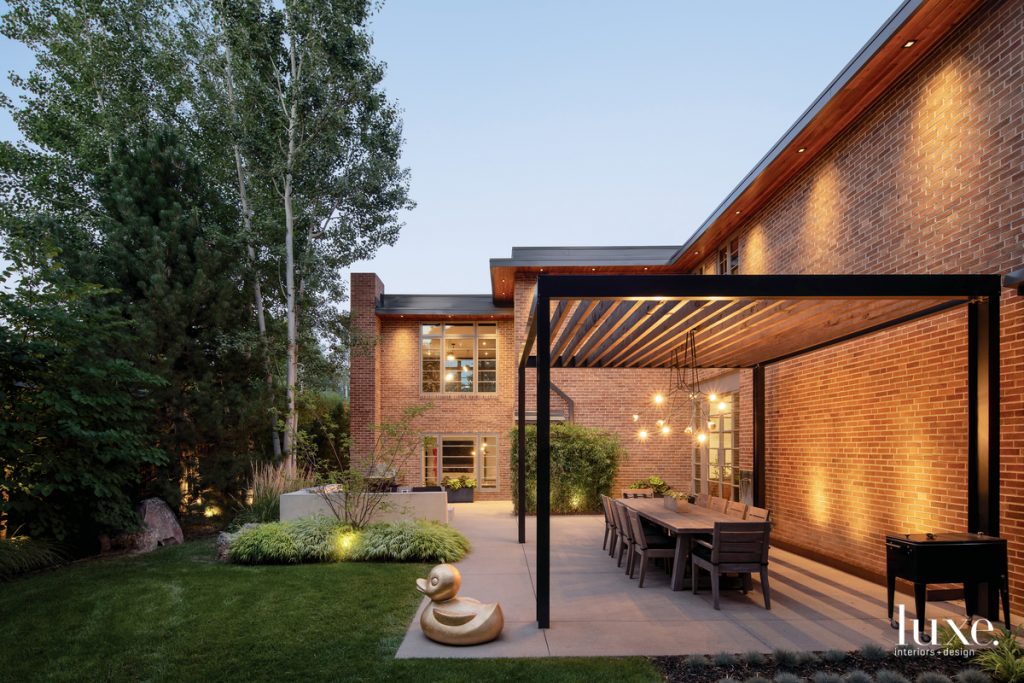 covered patio with bronze duck