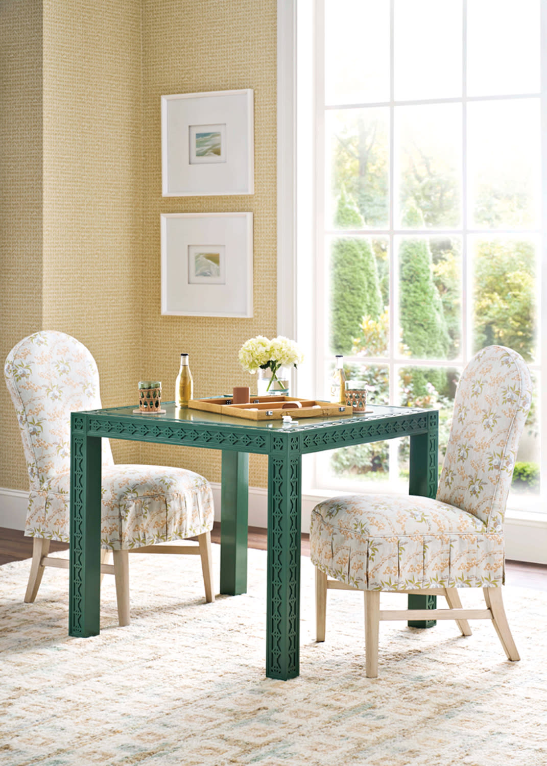 green accent table