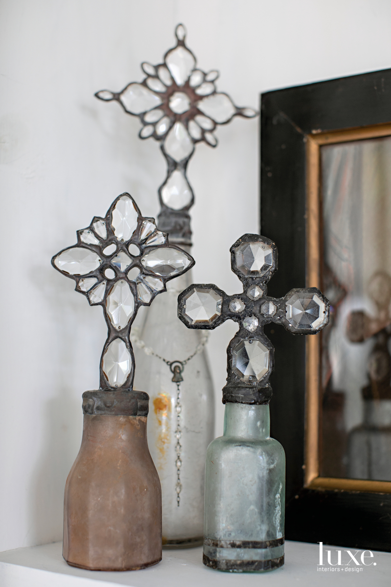 The shop owner also offers a selection of small decorative items.