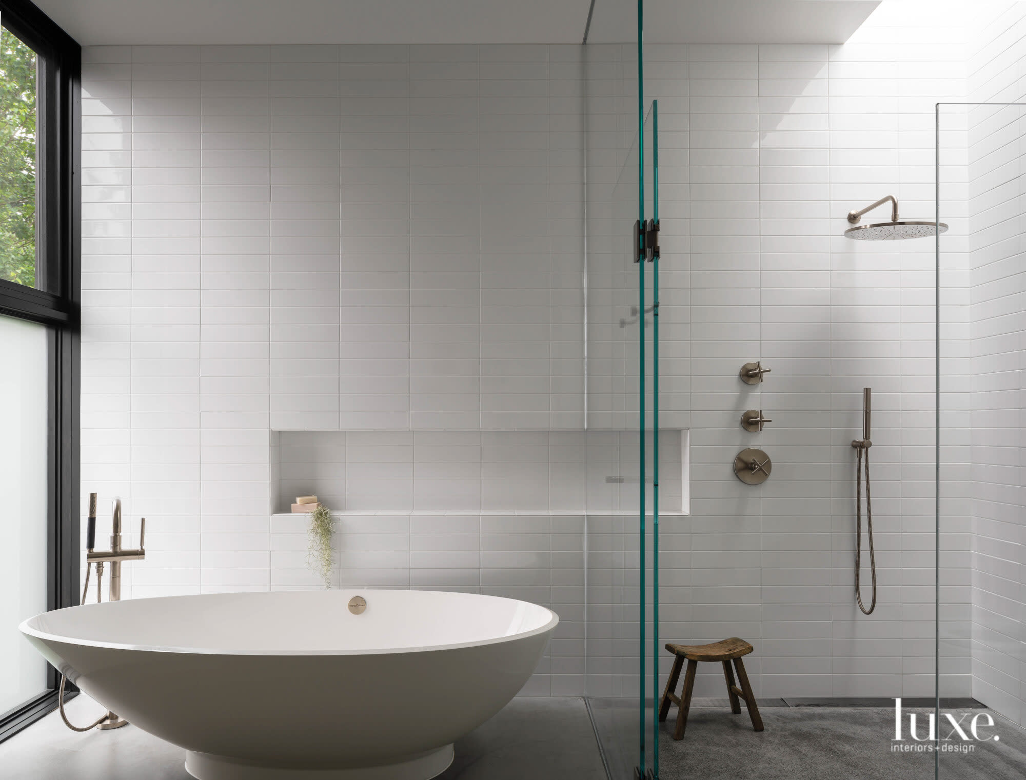 Bathroom with tub