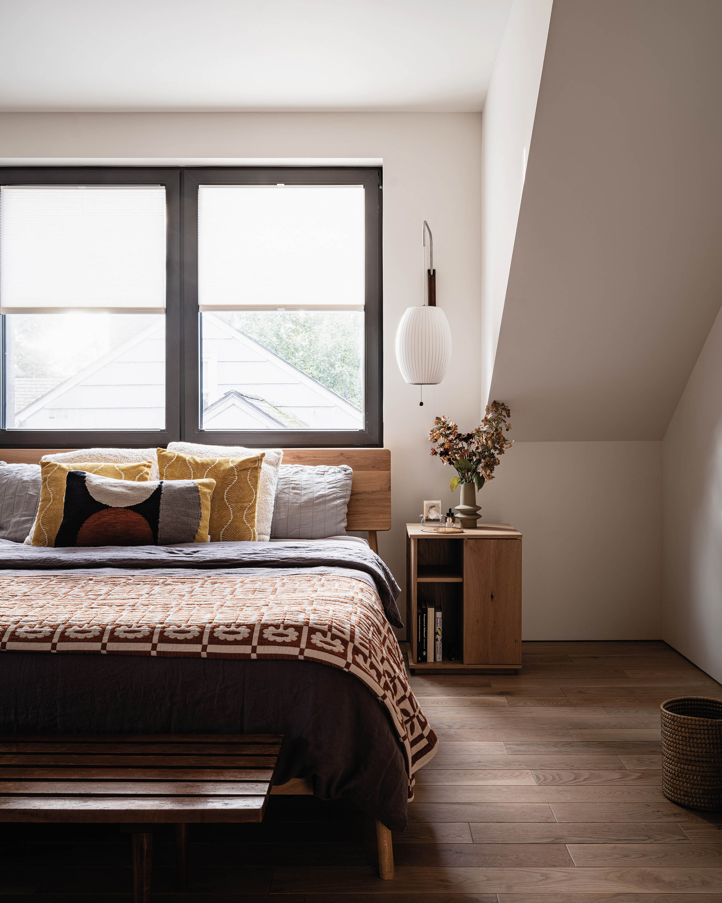 cozy modern bedroom