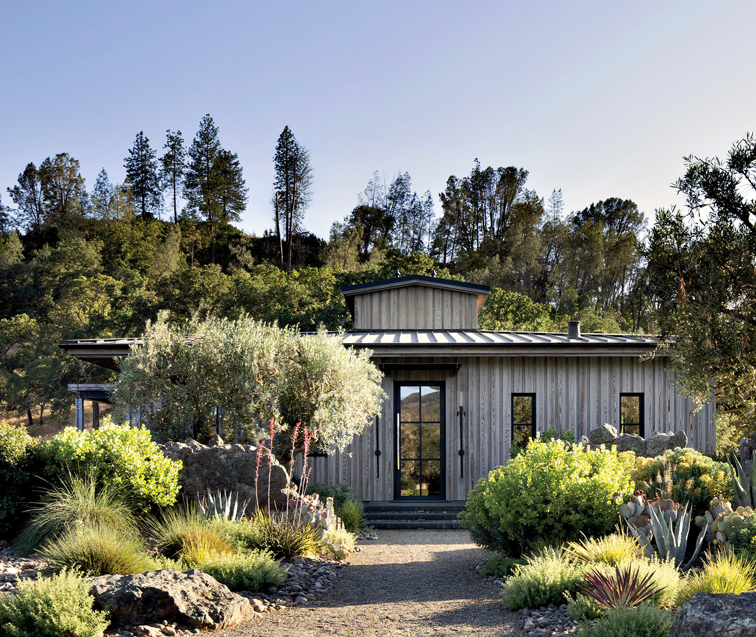 21 Products To Shape The Season's Sunny Outdoor Spaces | LUXE
