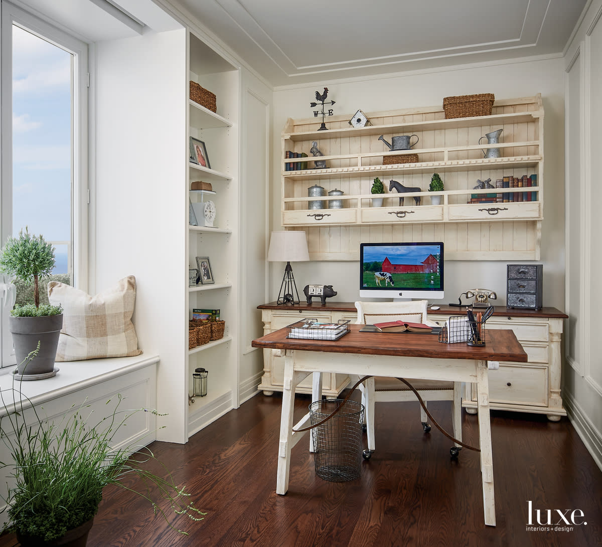 Curated visual reference: Visual Reference: A City Penthouse Embraces A Rustic Yet Elegant Look