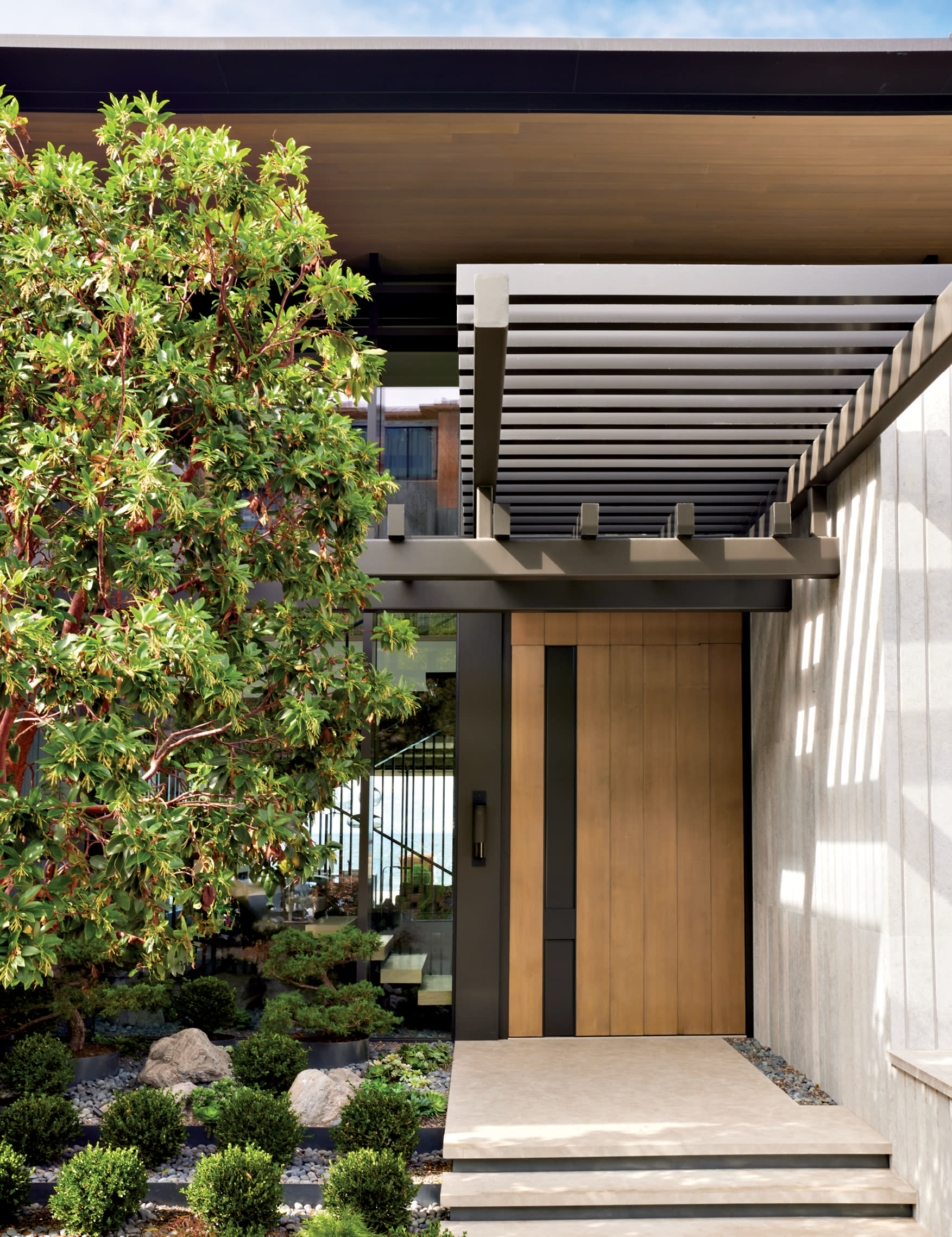 Asian-inspired entry garden at the front of a southern California home