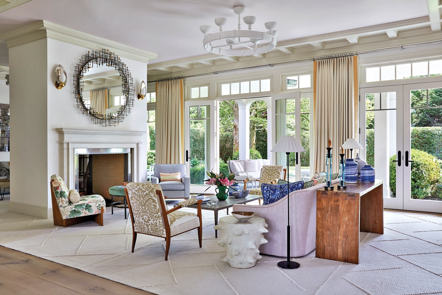 Classic Meets Contemporary In This Southampton Retreat | Luxe Interiors ...