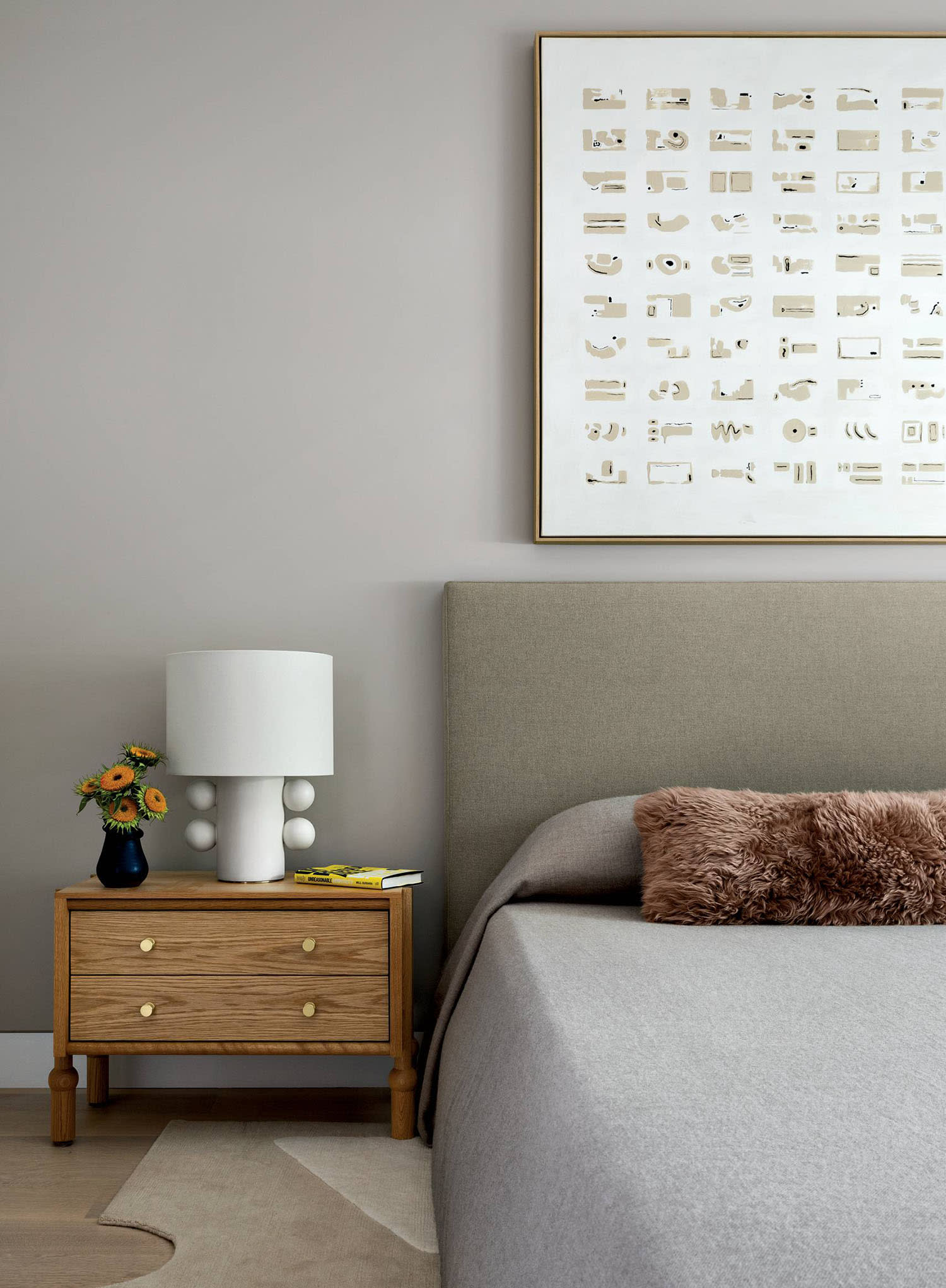 contemporary neutral bedroom 