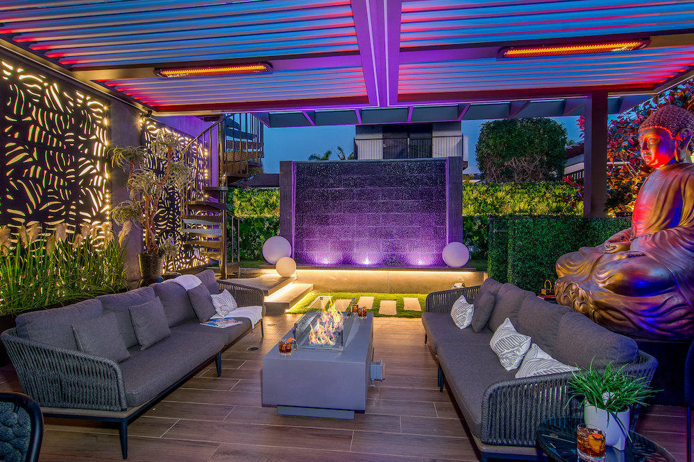 LED lighting and motorized roof system of a modern exterior patio in California