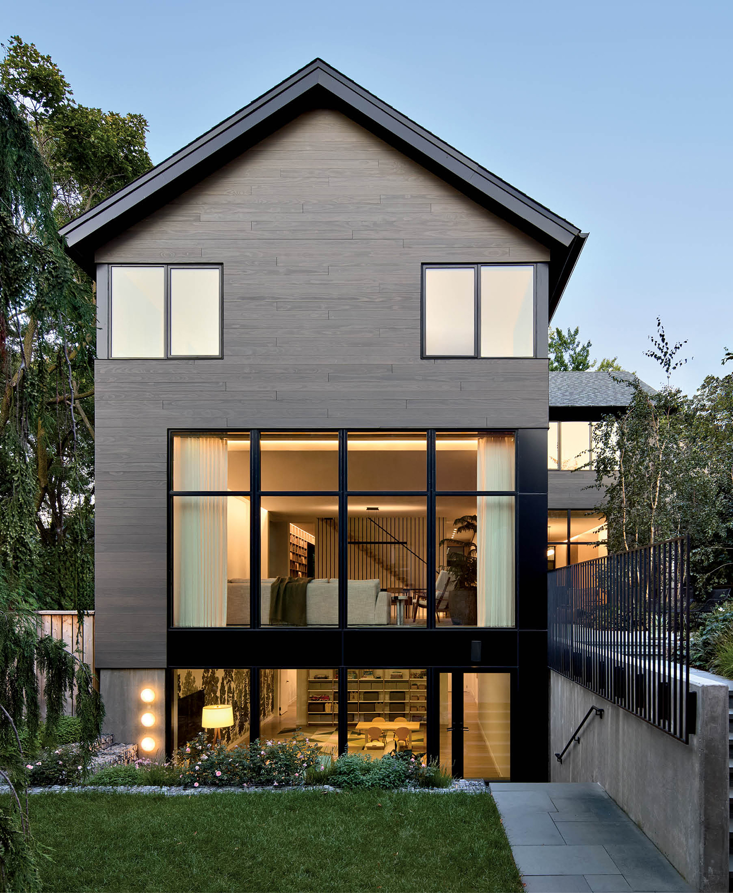 Tour A Modern Home That Blends Into A Historic Chicago Neighborhood | LUXE  Interiors + Design, image size:1500x1829