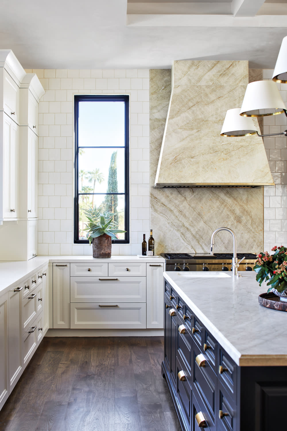 This Arizona Home Puts A Modern Spin On Santa Barbara Style | Luxe ...