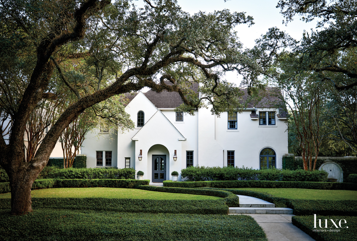 Exterior of Houston home with landscaping by Herbert Pickworth and interiors by Margaret Naeve