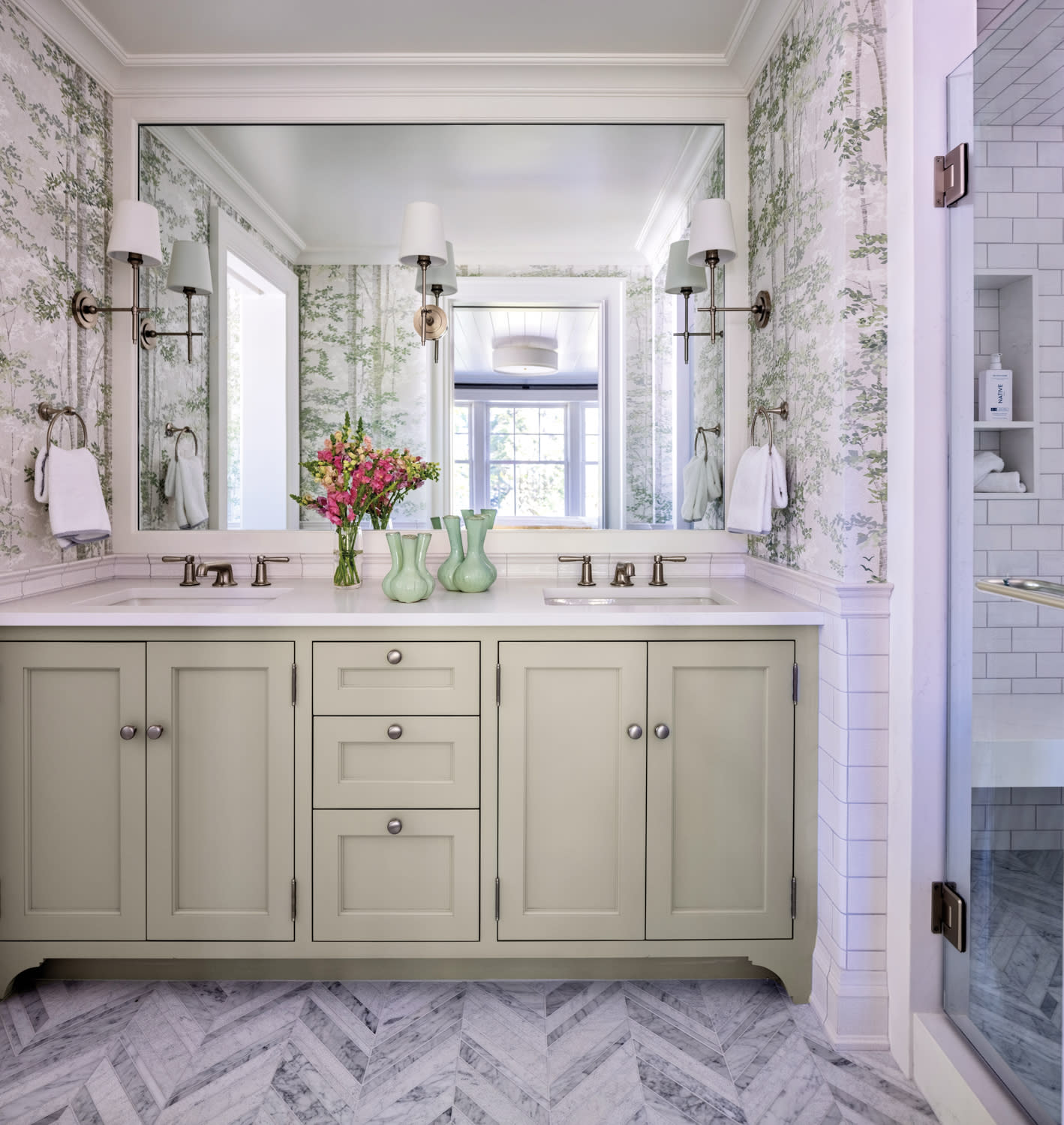classic bathroom with a leaf-motif wallpaper