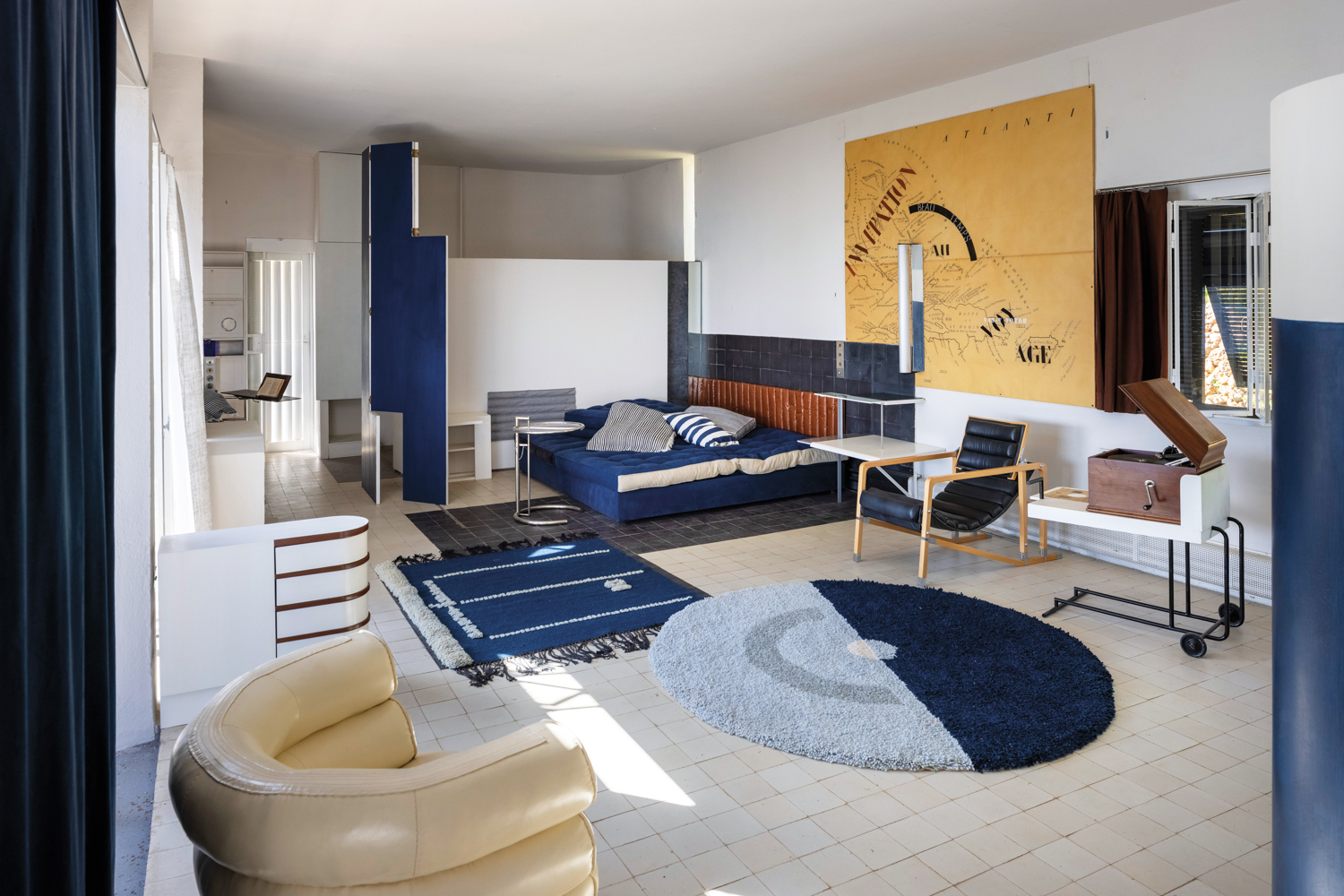 eileen gray modern living room room