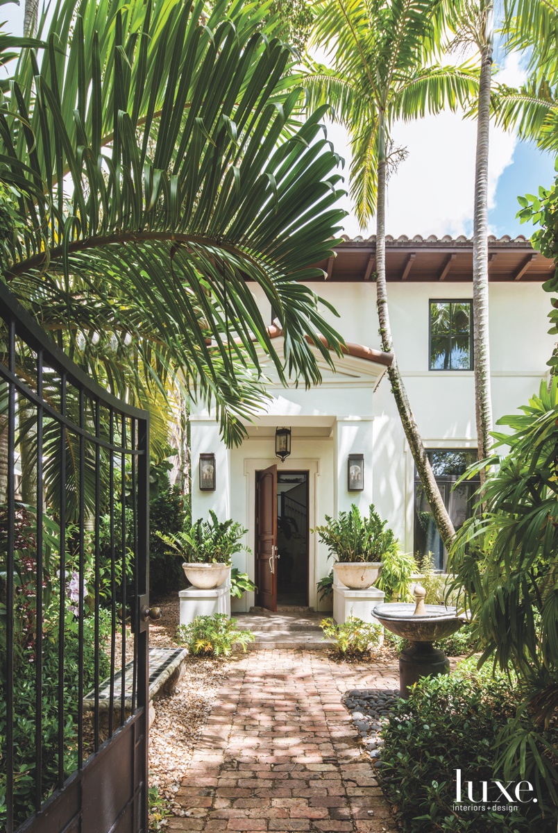 mediterranean courtyard entry landscape bricks tuscan