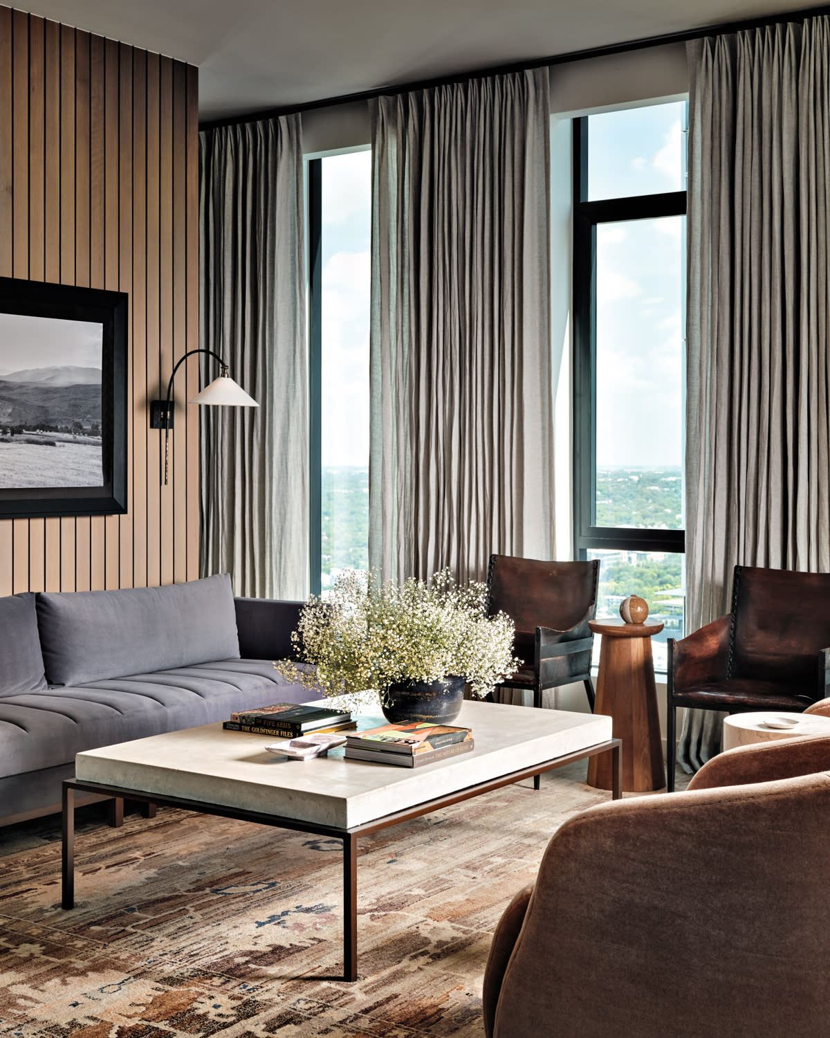 See How This Modern Penthouse Stakes A Claim In The Texas Sky | Luxe ...
