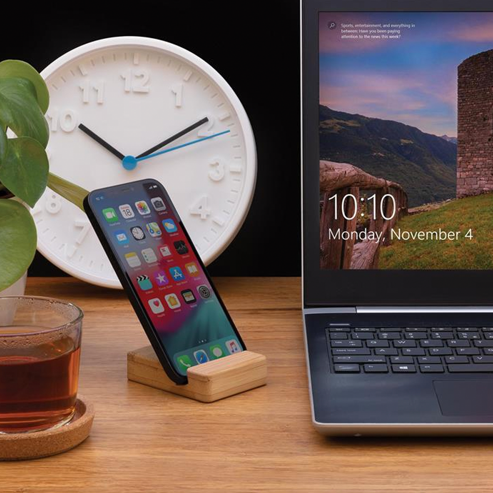 330. bamboophonestand Photo