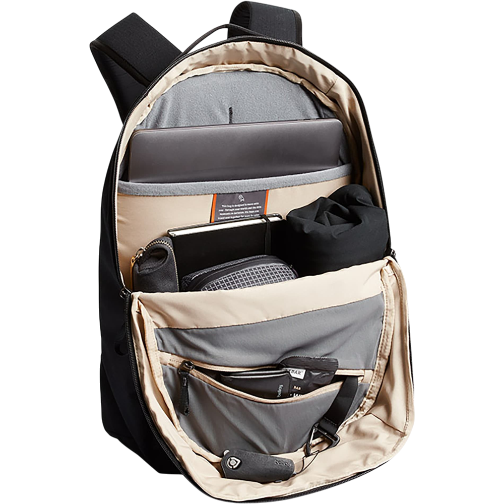 PDP - bellroyvia16computerbackpack square #00000000 background