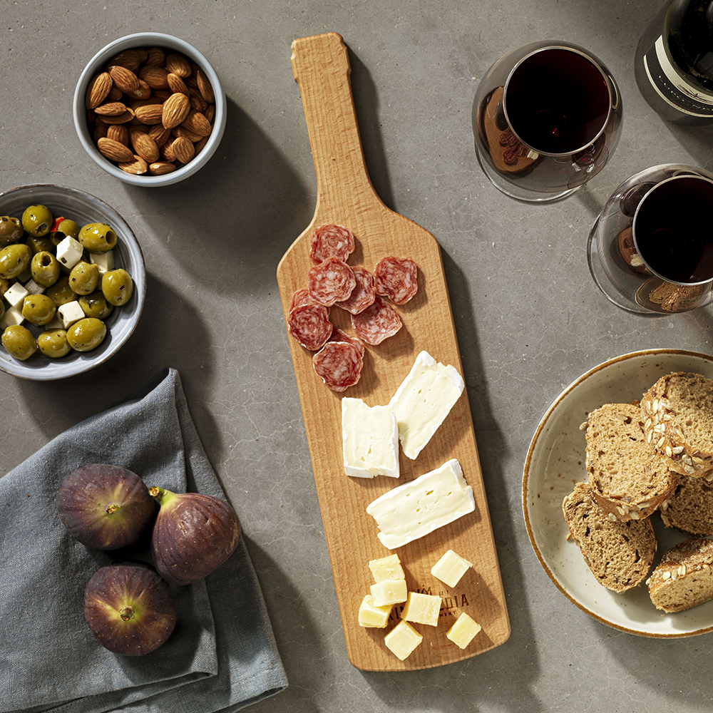 116. bottleboardservingboard Photo