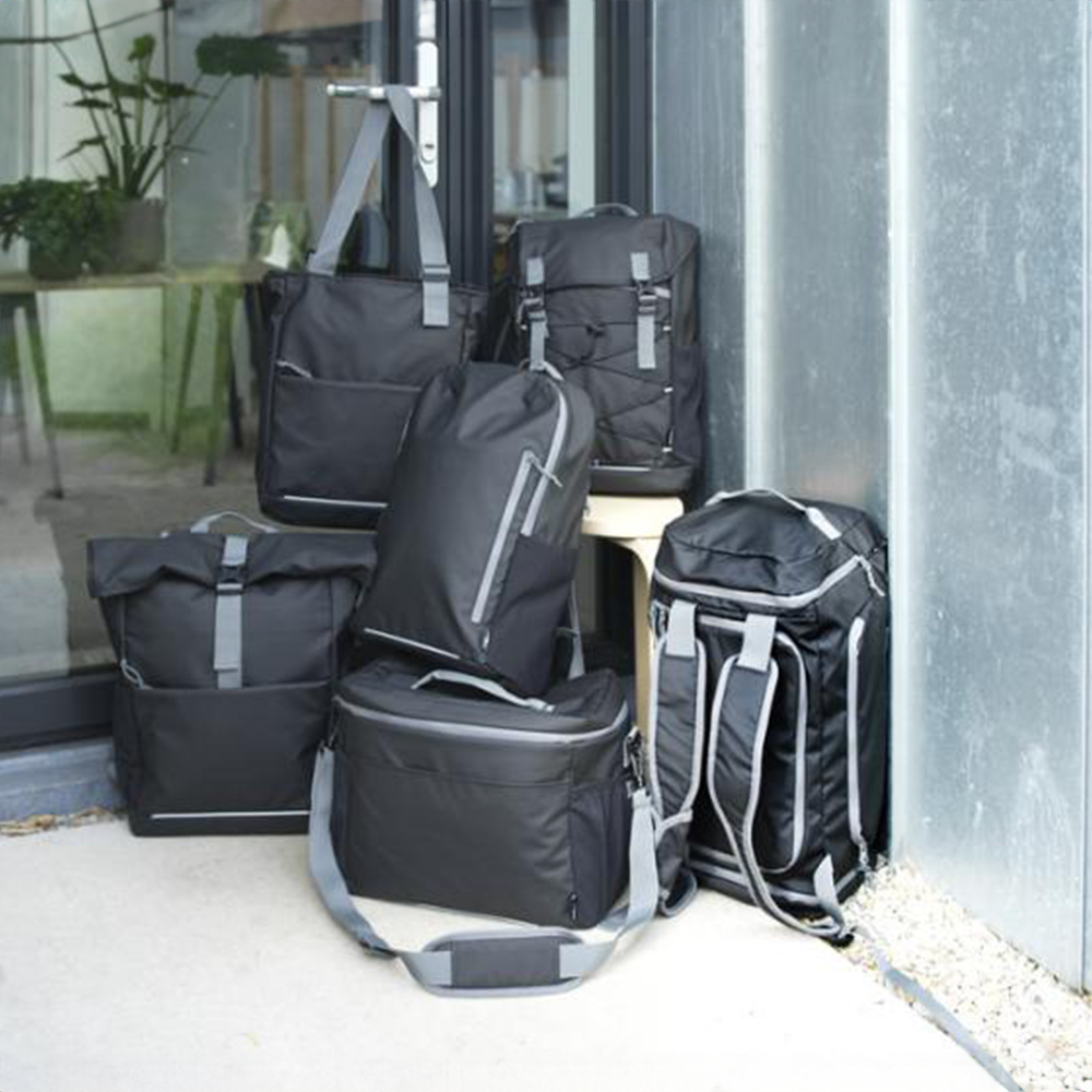 aqua15grsrecycledwaterresistantlaptopbackpack21l setting 1