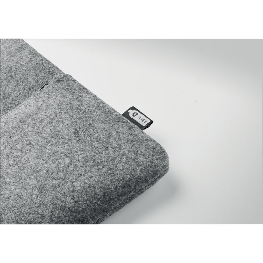 PDP - toplorpetfeltzippedlaptopbag square original background