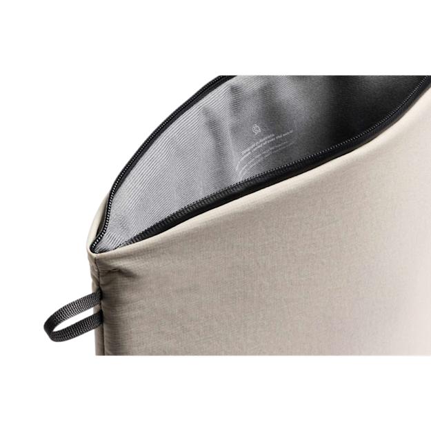 PDP - bellroyliterecycled16laptopsleeve square #00000000 background