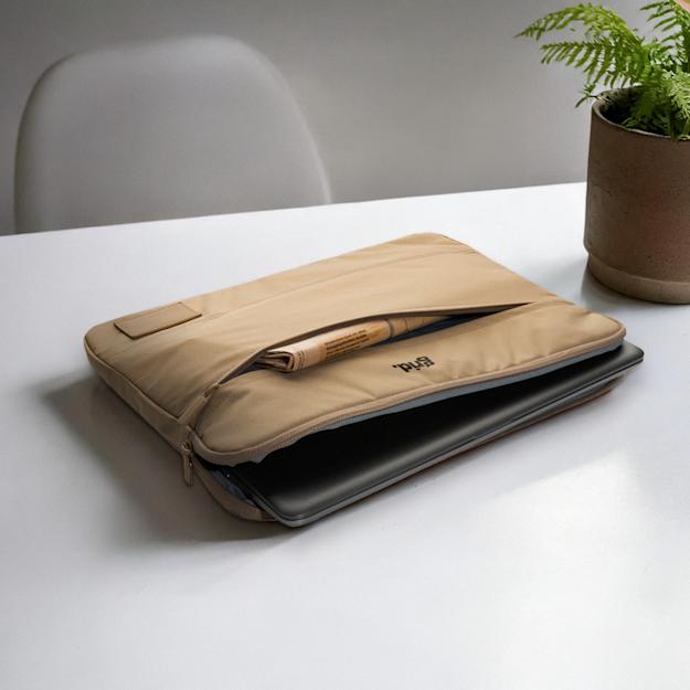 impactaware14laptopsleeve setting1