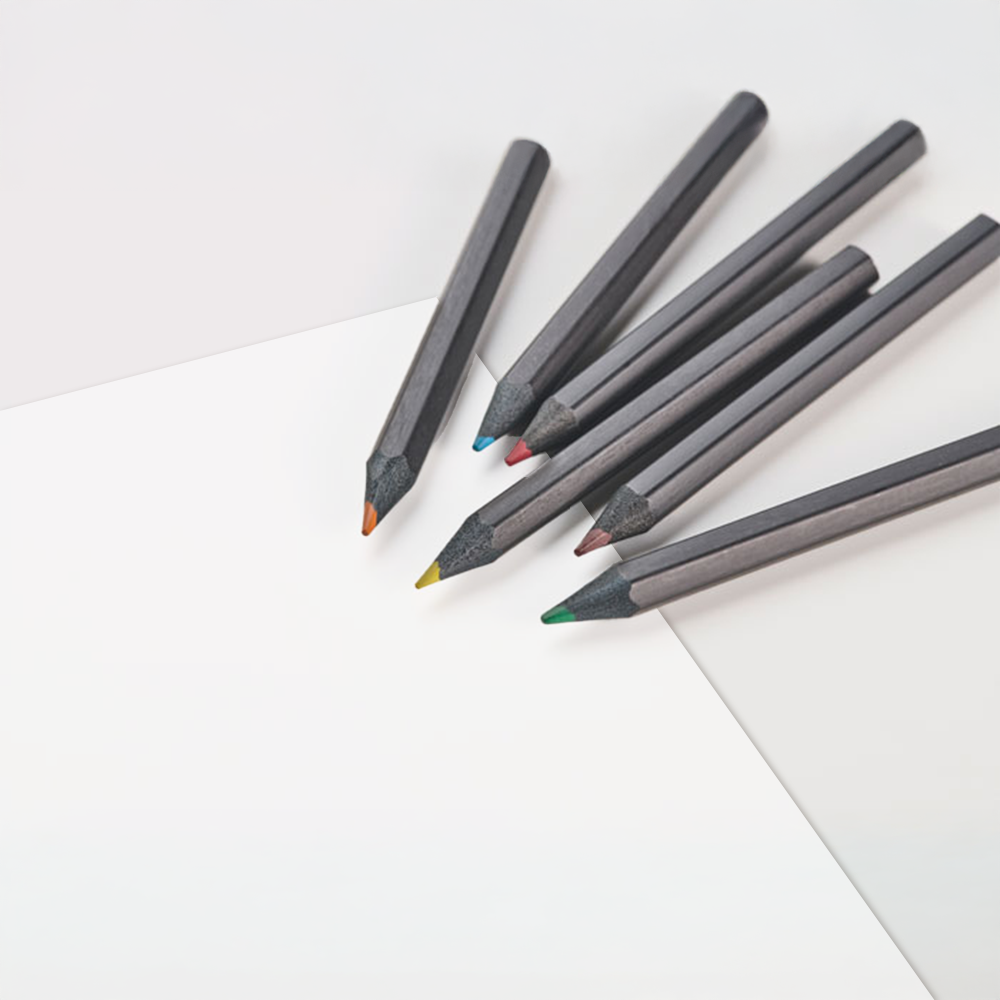 6 crayons de couleur noirs