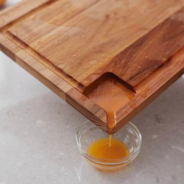 40. VINGA Buscot Utility Cutting Board