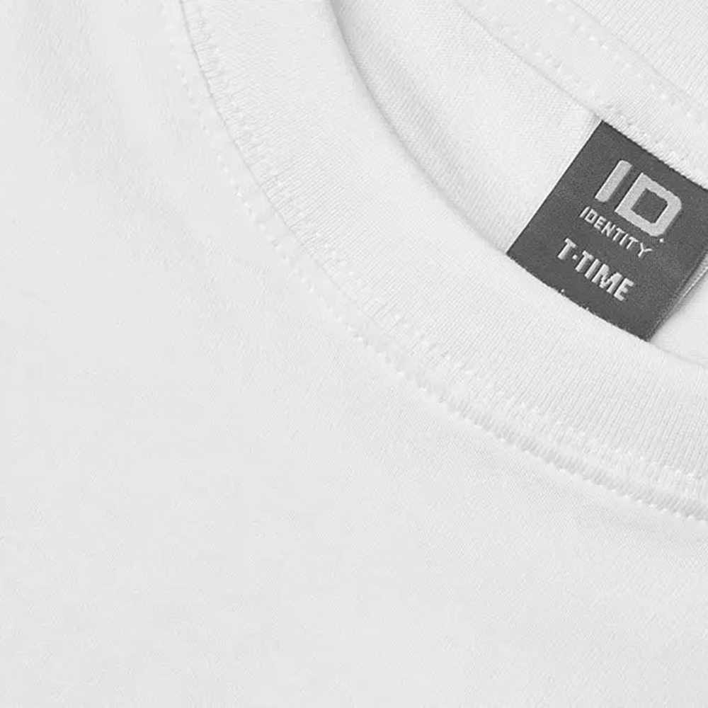 T-Time T-Shirt - neck label macro