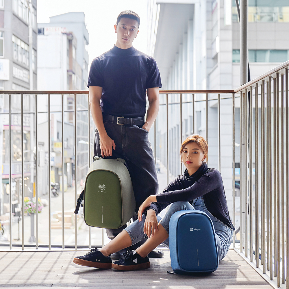 smallbobbybackpack PDP Copy 4.png