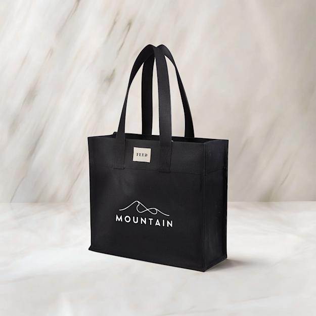 feedorganiccottonmarkettote setting2