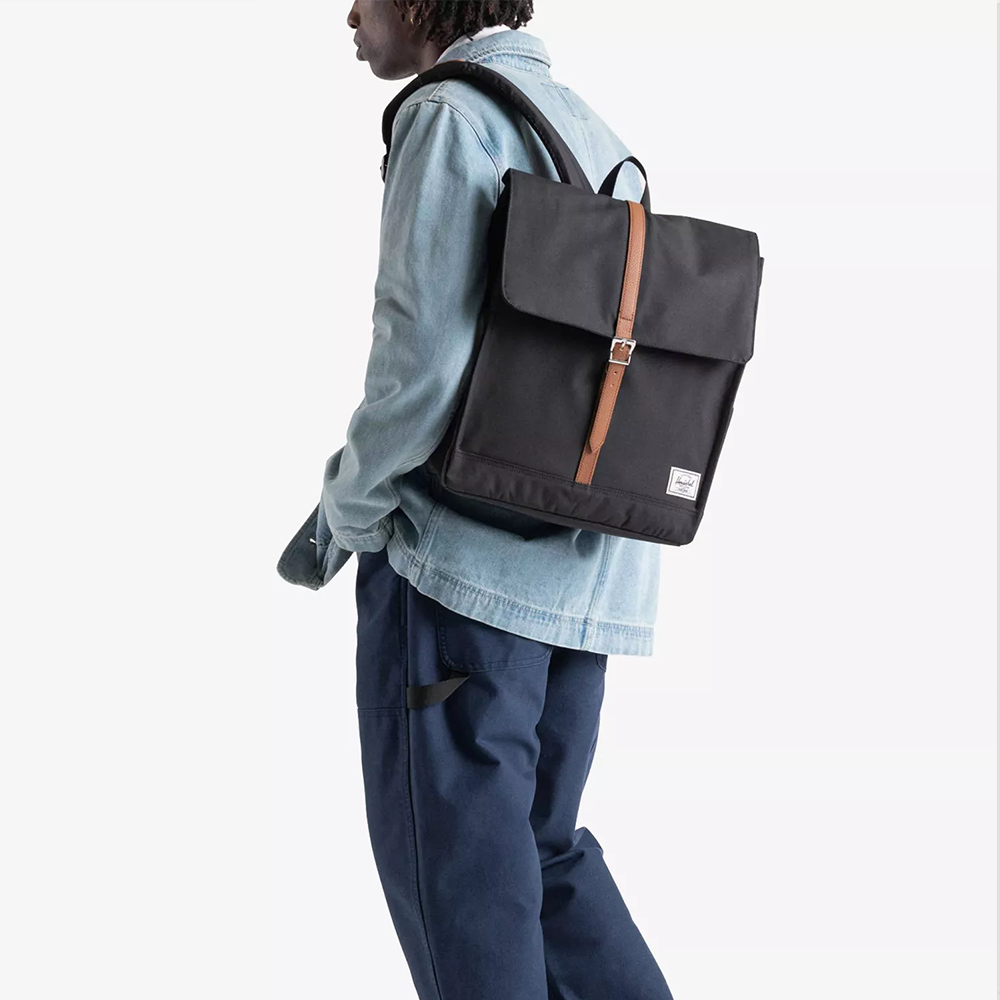 herschelcityrecycledbackpack16l setting1