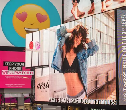 Wie Sie mit Außenwerbung auf sich aufmerksam machen