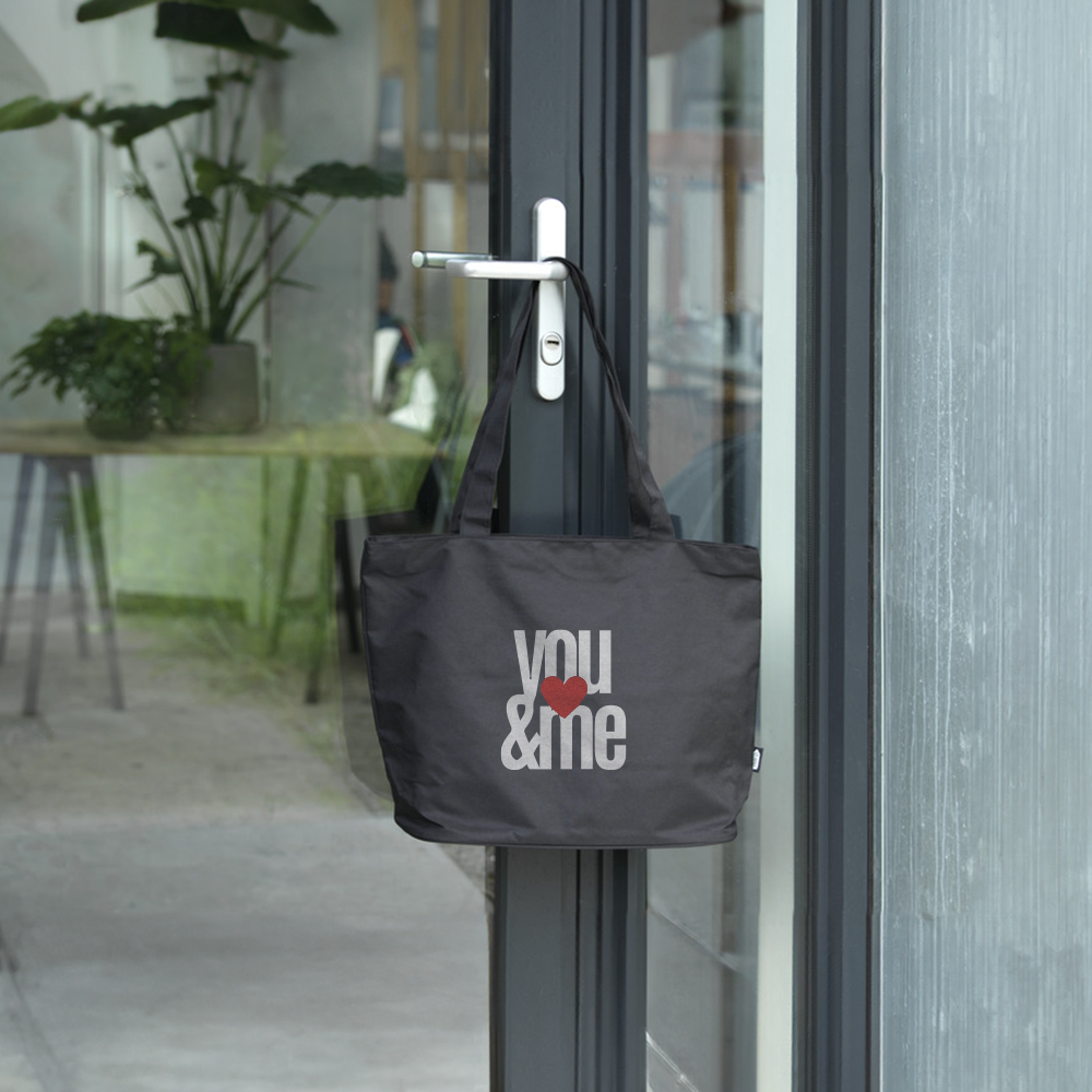 panamagrsrecycledzipperedtotebag setting