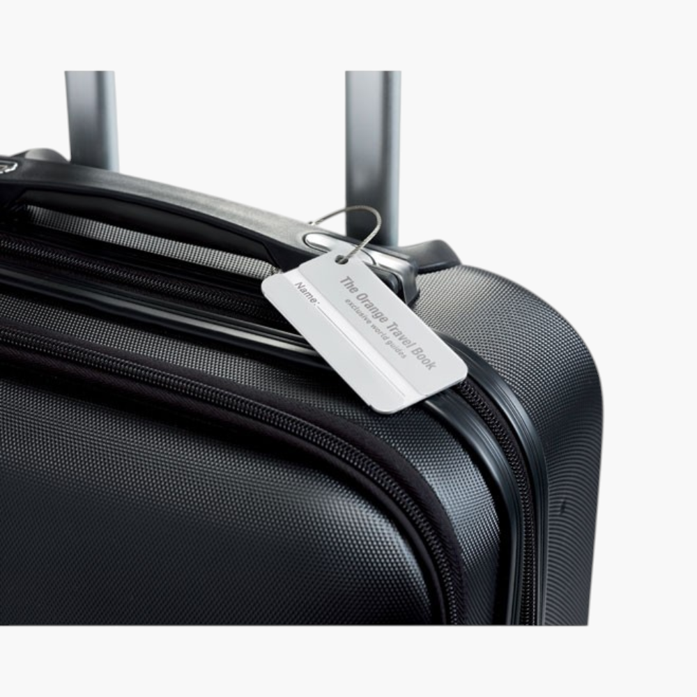 PDP - taggyaluminiumluggagetag square #F8F8F8 background