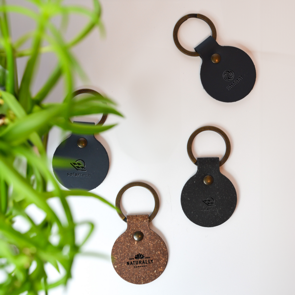 recycledleatherkeyringround setting 2