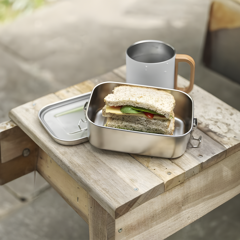 titanrecycledstainlesssteellunchbox setting1