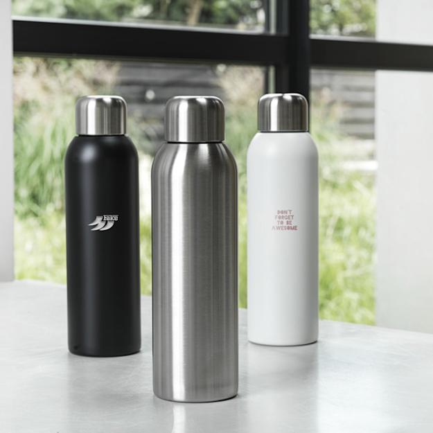 137. guzzle820mlrcswaterbottle Photo