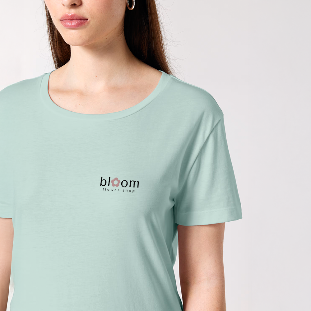 theiconicmidlightwomensscoopnecktshirt setting3