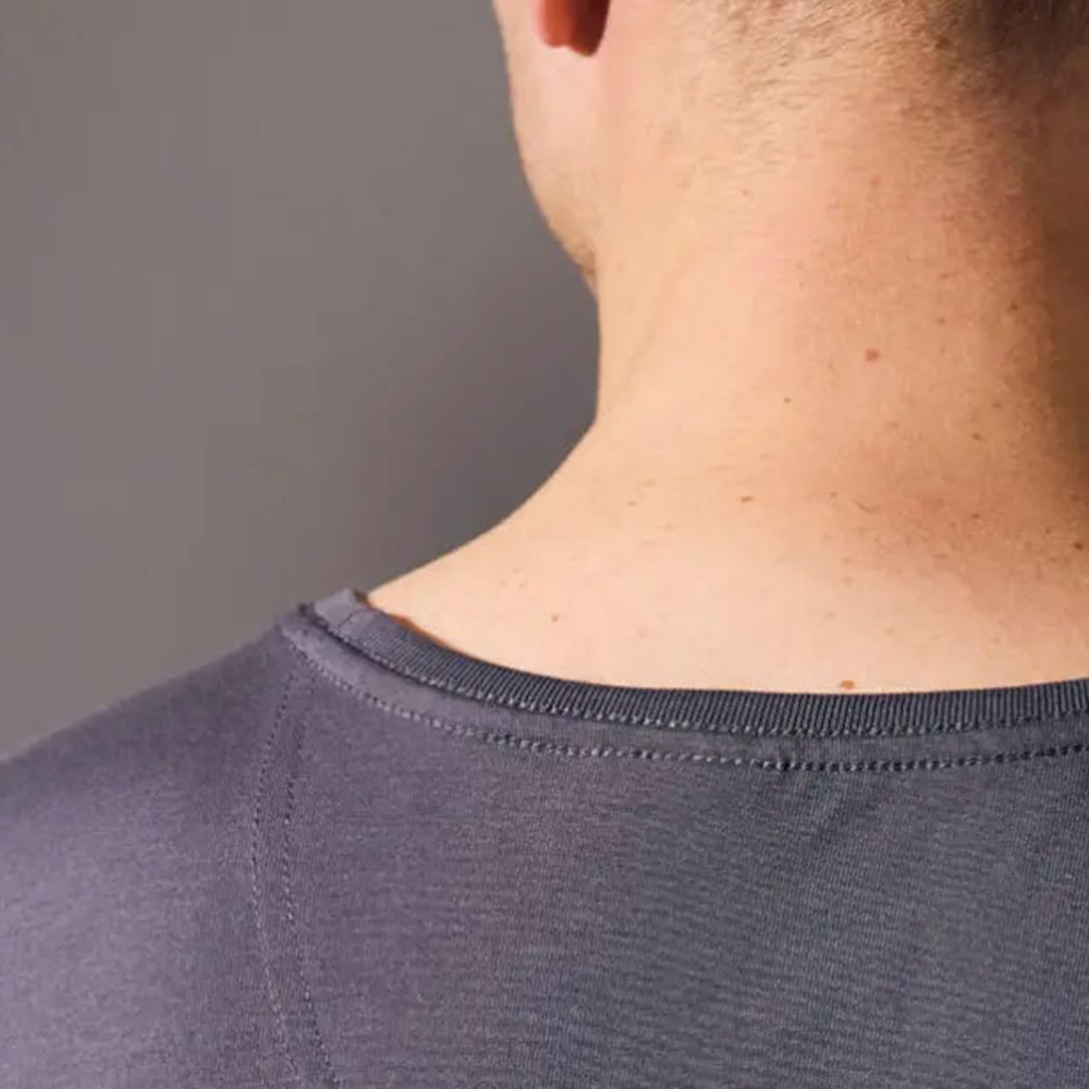 Prowear Care T-Shirt - neck close-up (v2)