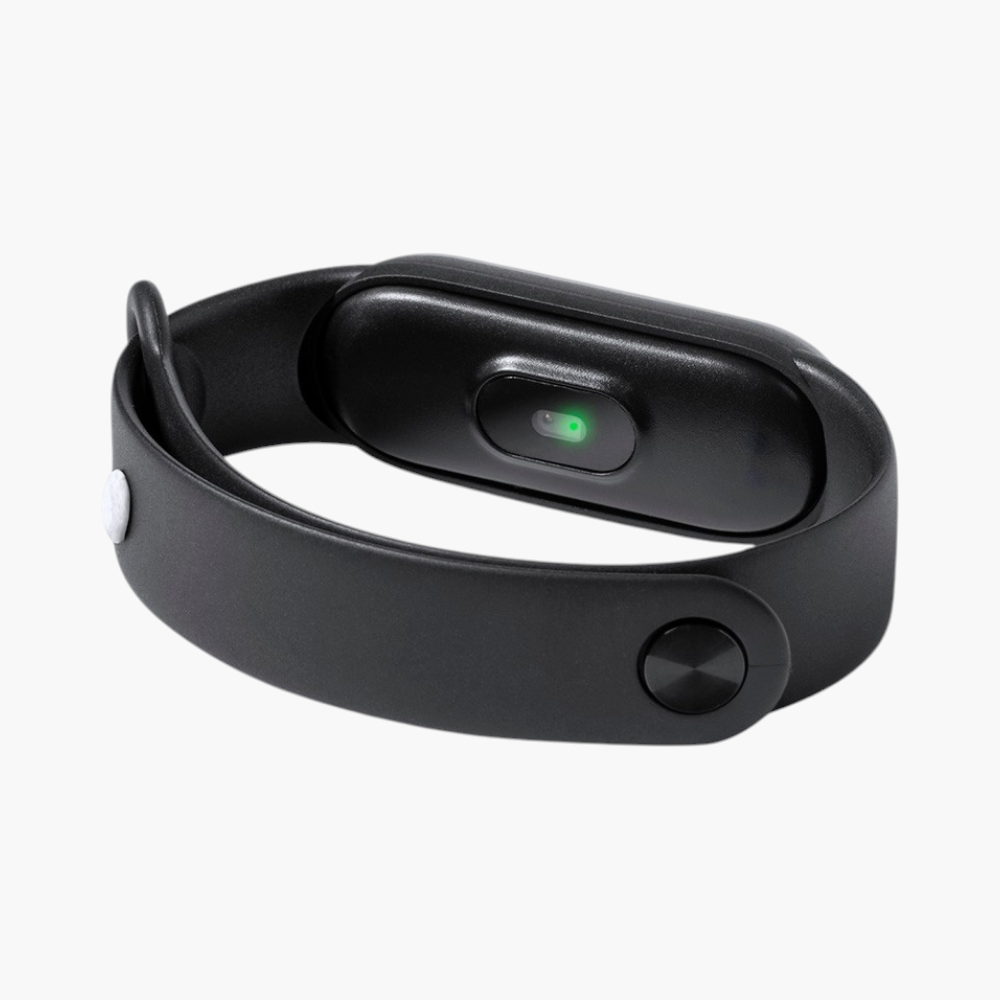 PDP - smartbraceletselkos square #F8F8F8 background