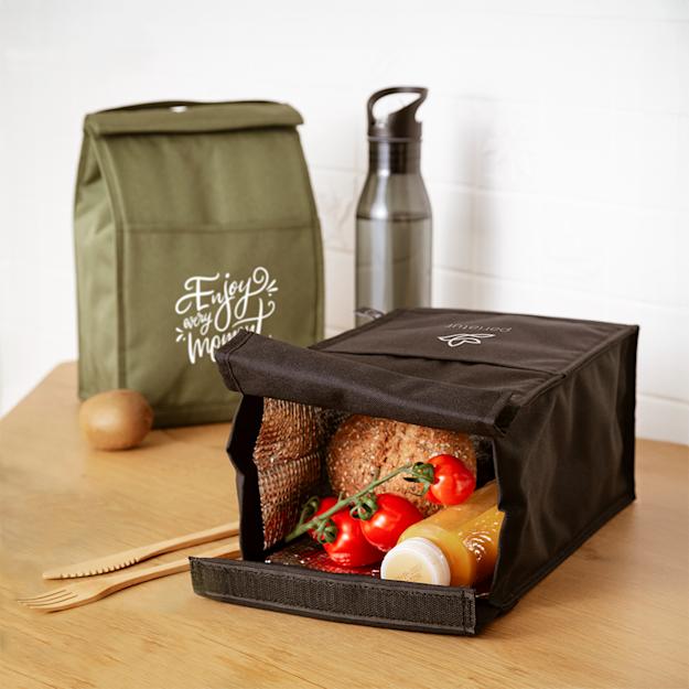 becoolgrsrpetlunchbag setting2