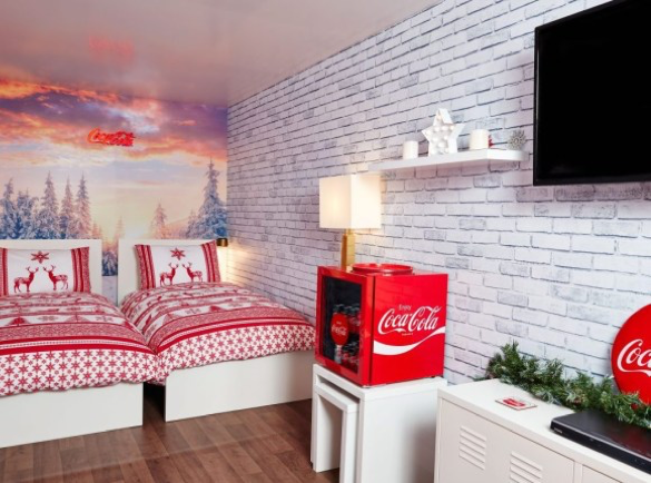 06-Festive-Sleepover