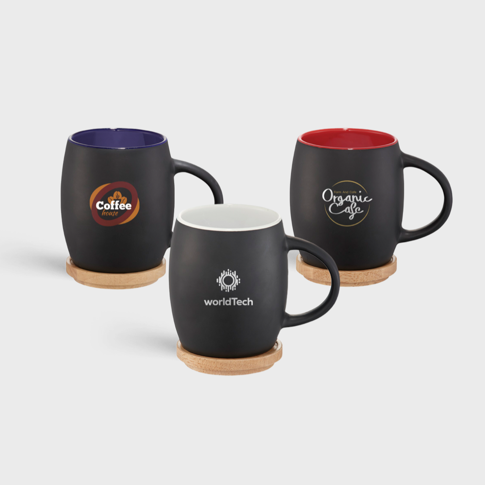 Tazza in ceramica con sottobicchiere in legno