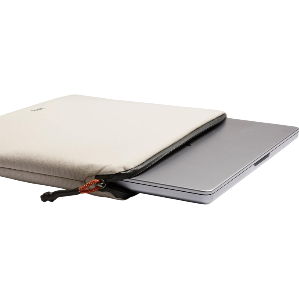 PDP - bellroyliterecycled16laptopsleeve square #00000000 background