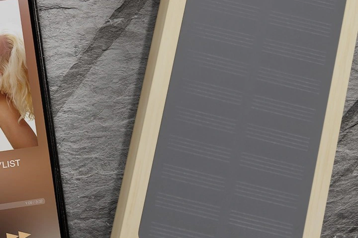 Alata_8000mAh_bamboo_solar_power_bank_PDP