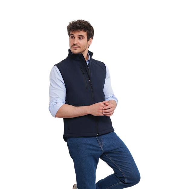 PDP - russellmensoftshellgilet square #00000000 background