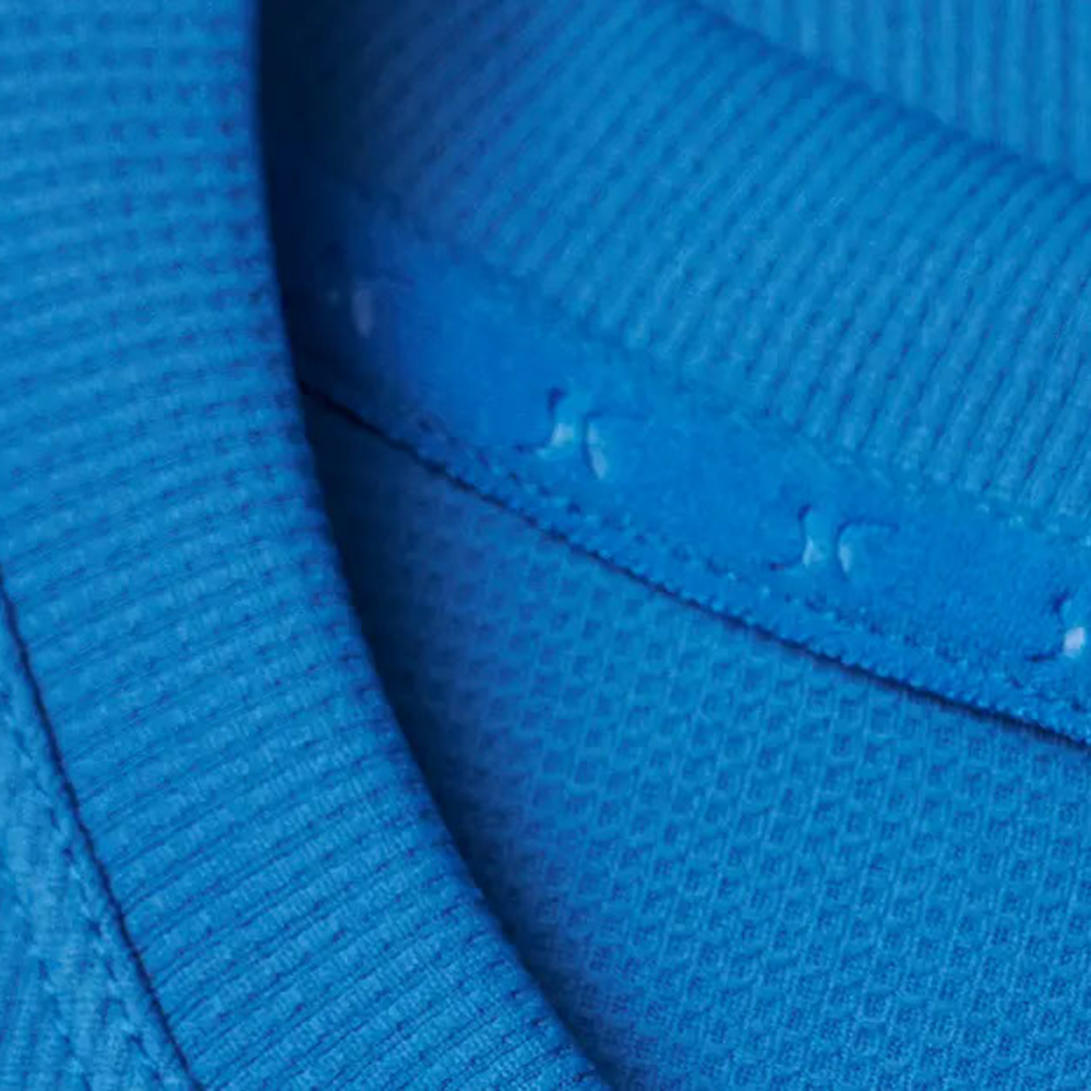 Geyser Active T-Shirt - neck label macro